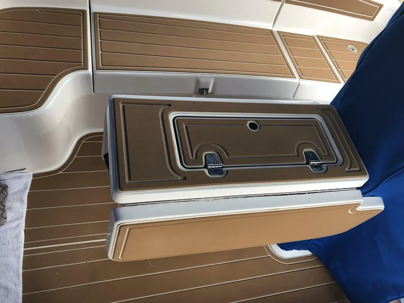 Slide: The Image of 2003 Catalina 350 Cockpit table - 5185573