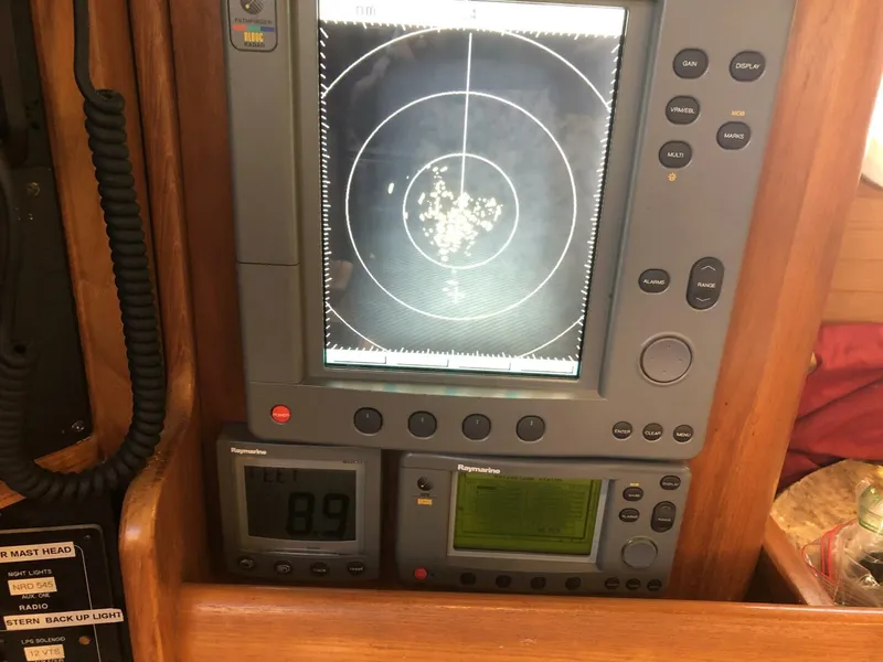 Slide: The Image of 2003 Catalina 350 Nav station electronics 4 - 5185583