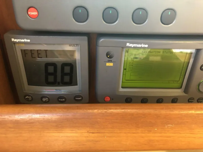 Slide: The Image of 2003 Catalina 350 Nav station electronics 5 - 5185584