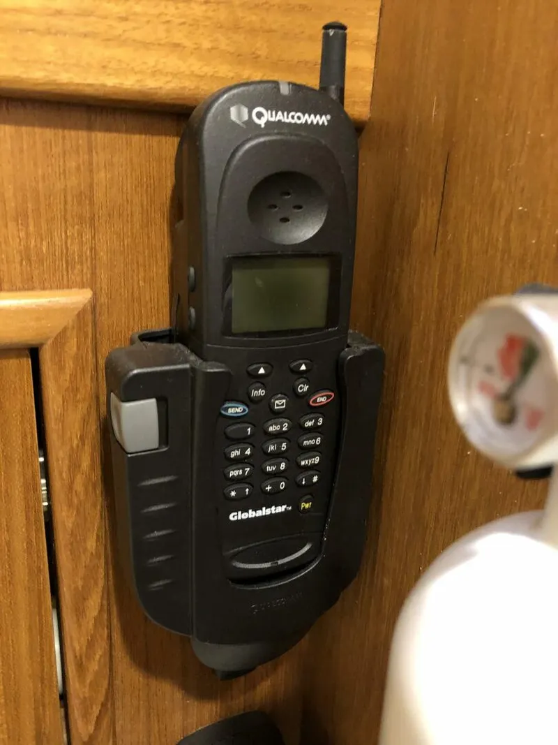 Slide: The Image of 2003 Catalina 350 Satellite phone - 5185638