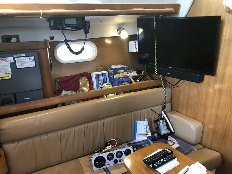 Slide: The Image of 2003 Catalina 350 - 5185591