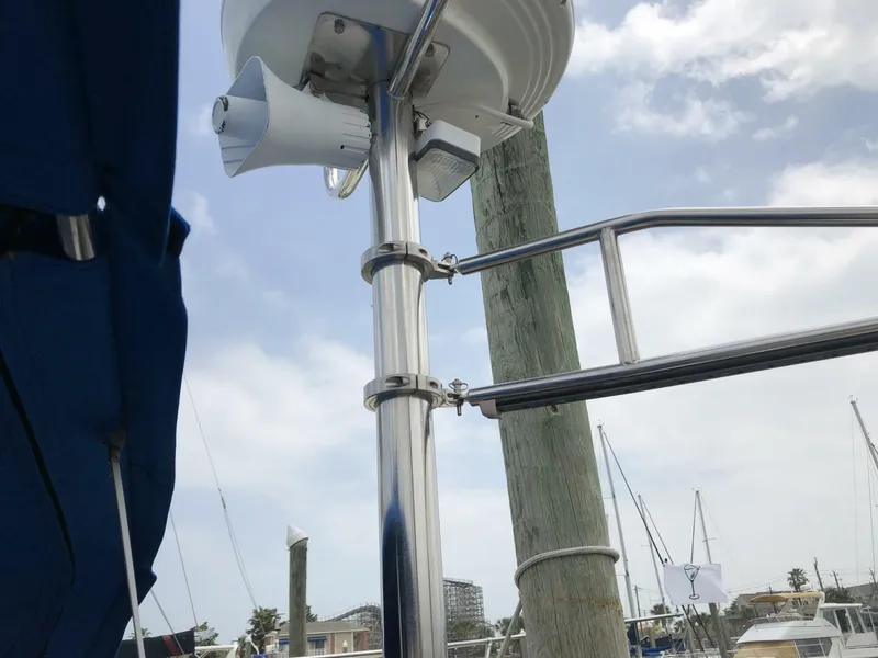 Slide: The Image of 2003 Catalina 350 Outboard crane on Antennae tower - 5185646