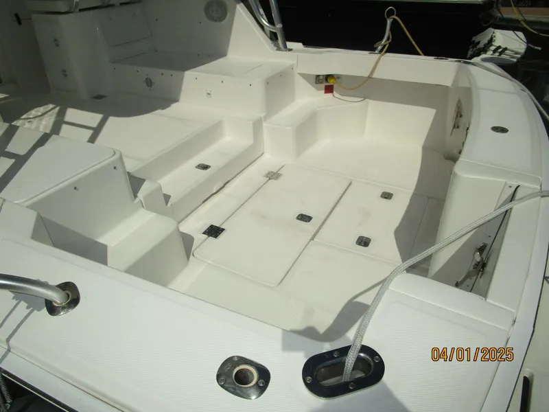 Slide: The Image of 34' Mainship cockpit - 5185556