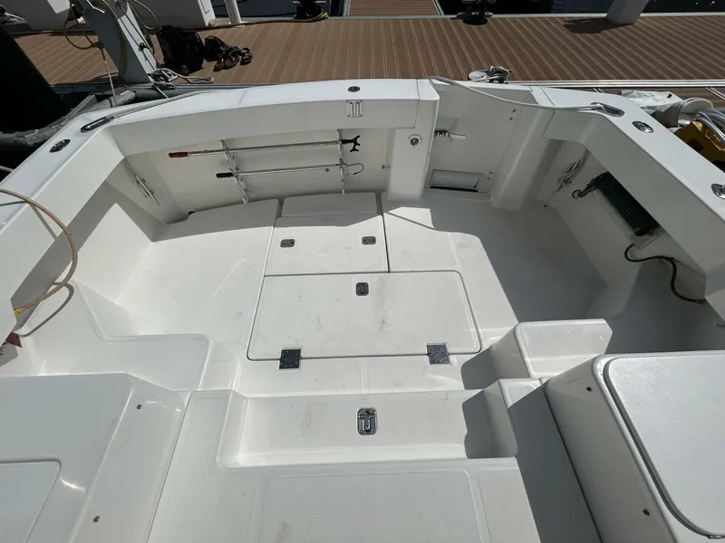 Slide: The Image of 34' Mainship cockpit aft - 5185562