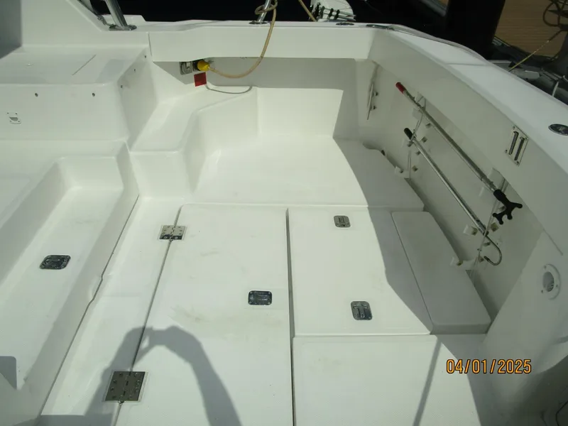 Slide: The Image of 34' Mainship cockpit starboard - 5185587