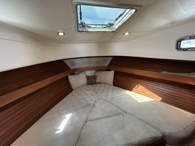 Slide: The Image of 34' Mainship stateroom - 5185676