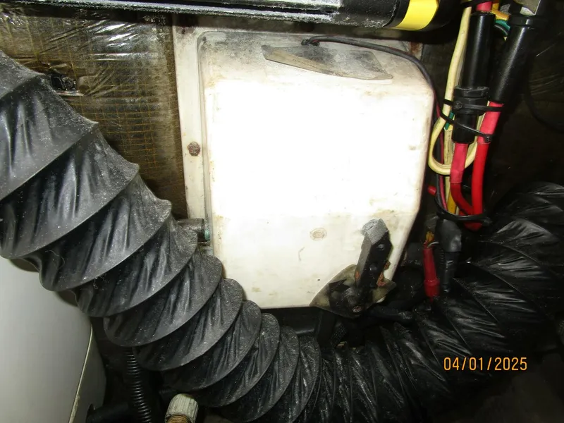 Slide: The Image of 34' Mainship oil change system - 5185652