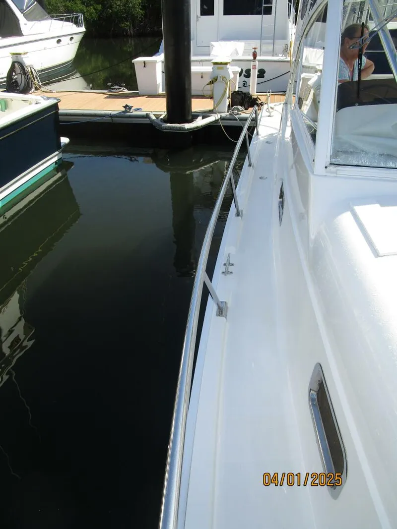 Slide: The Image of 34' Mainship starboard side deck1 - 5185680