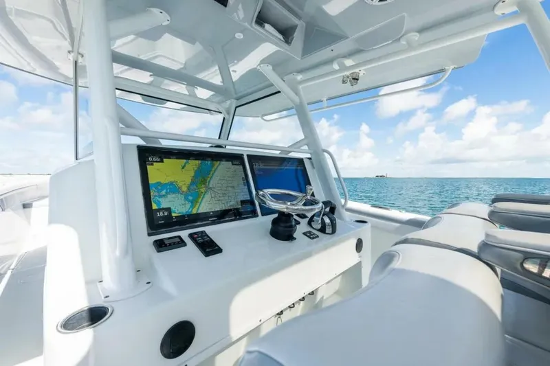 Slide: The Image of Yellowfin 42 Center Console 2019 - 5429964