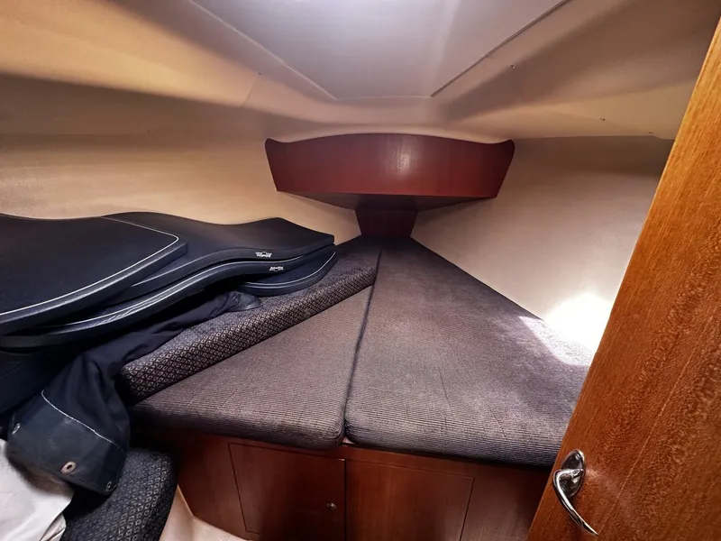 Slide: The Image of Hunter 33 2004 - 5187757