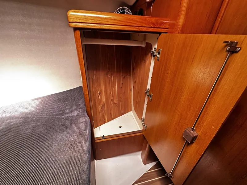 Slide: The Image of Hunter 33 2004 - 5187758