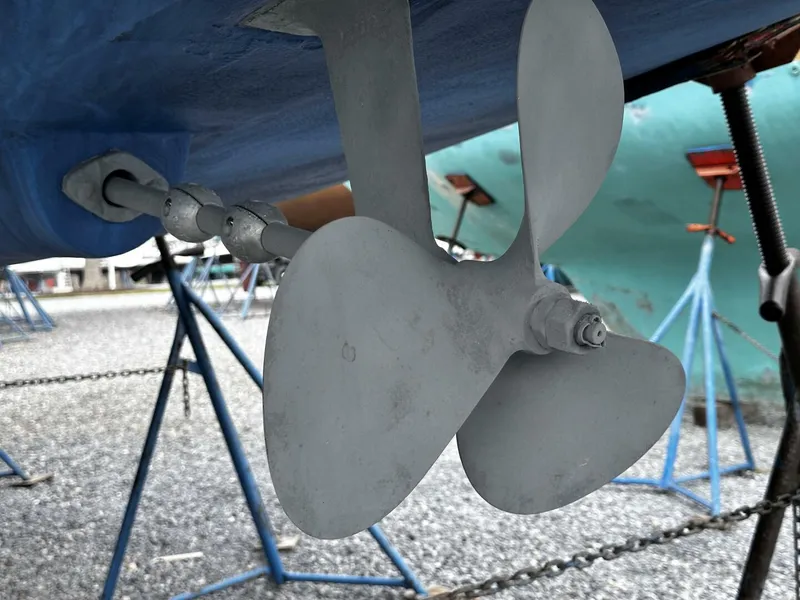 Slide: The Image of Hunter 33 2004 - 5187717