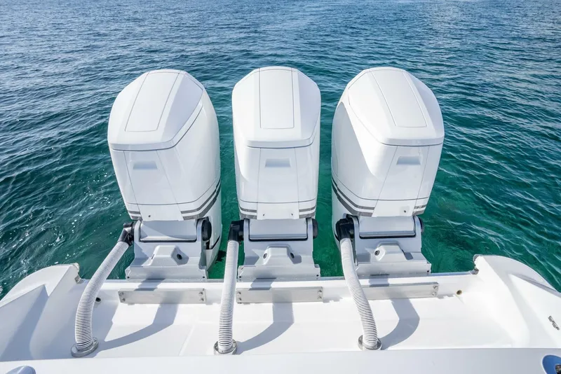 Slide: The Image of HCB lujo 2024 - 5187926