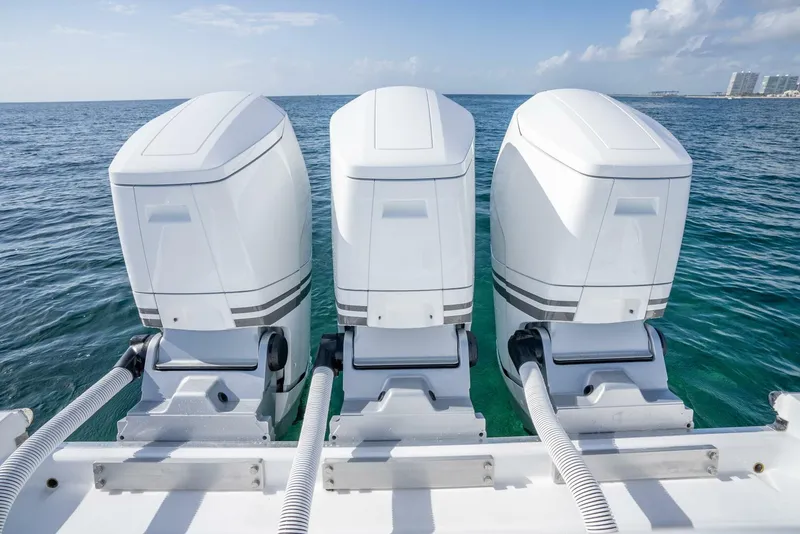 Slide: The Image of HCB lujo 2024 - 5187927