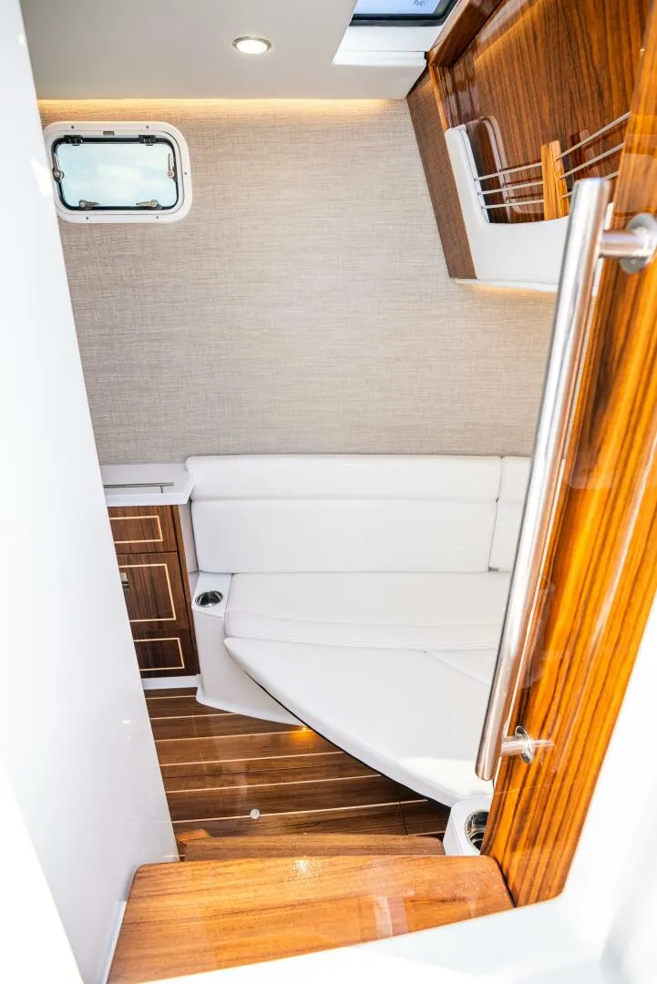 Slide: The Image of HCB lujo 2024 - 5187955