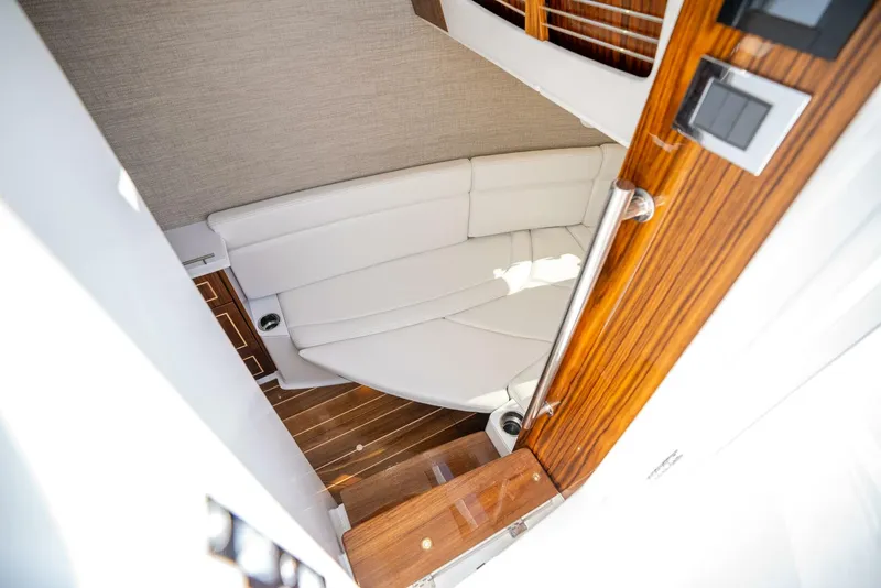 Slide: The Image of HCB lujo 2024 - 5187956