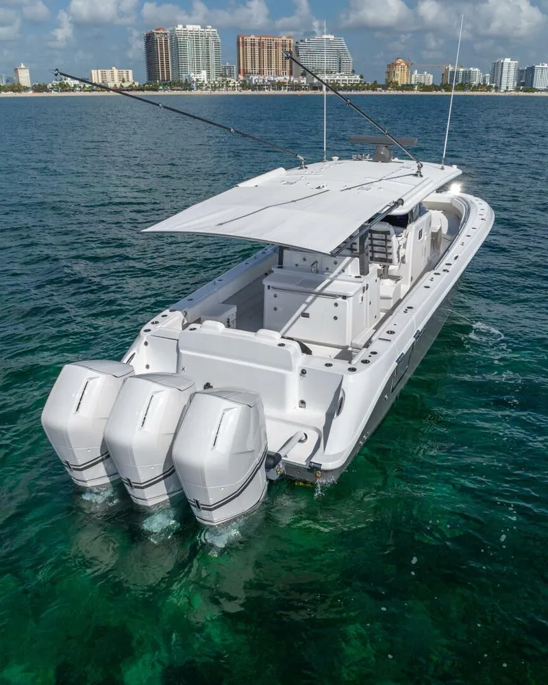 Slide: The Image of HCB lujo 2024 - 5187900