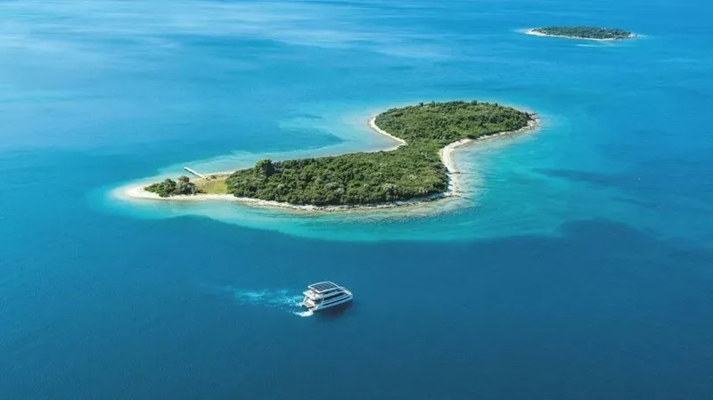 Slide: The Image of Silent-Yachts 62 2026 - 5189103