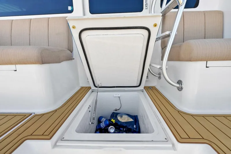 Slide: The Image of 2002 Viking 65 Convertible 'Cajun Queen' - 5228701