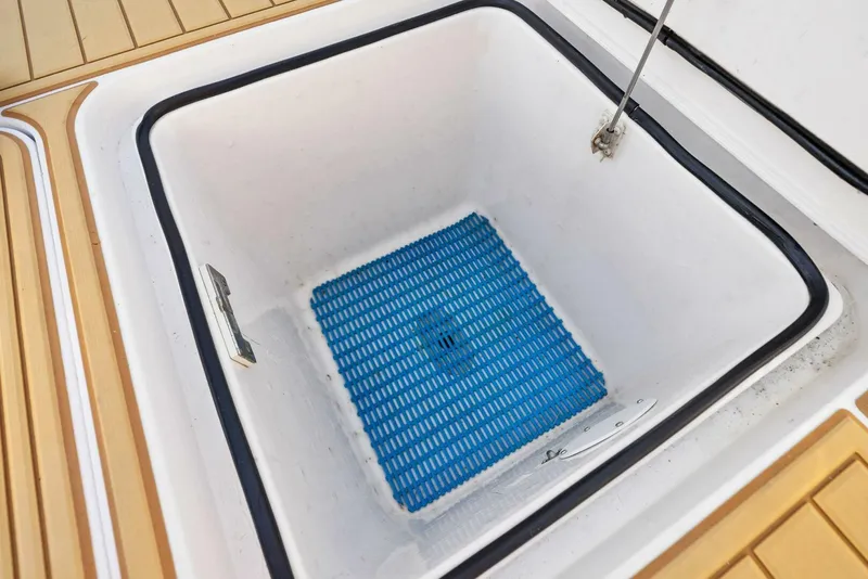 Slide: The Image of 2002 Viking 65 Convertible 'Cajun Queen' - 5228707