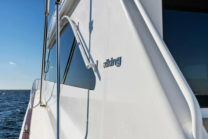 Slide: The Image of 2002 Viking 65 Convertible 'Cajun Queen' - 5228740