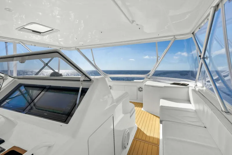 Slide: The Image of 2002 Viking 65 Convertible 'Cajun Queen' Helm - 5228746