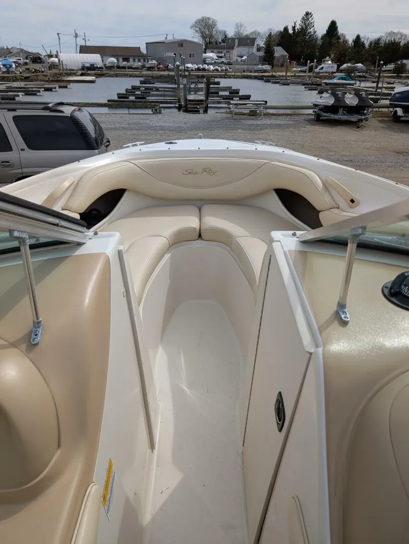 Slide: The Image of Sea_ray_210_helm_4 - 5195620