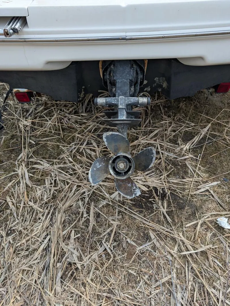 Slide: The Image of Sea_ray_210_stern_engine - 5195631