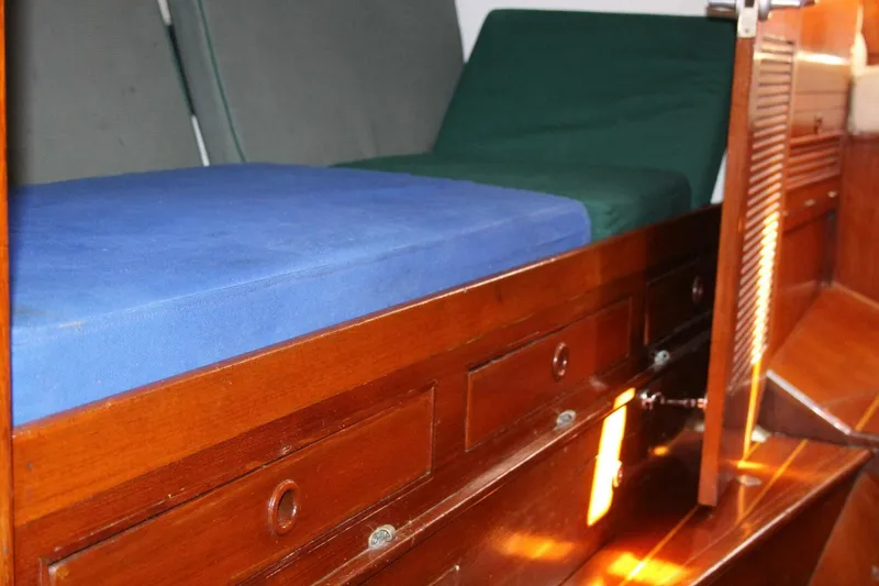 Slide: The Image of Camper & Nicholsons Center Cockpit 1974 - 5190557