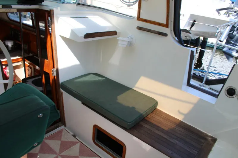 Slide: The Image of Camper & Nicholsons Center Cockpit 1974 - 5190537