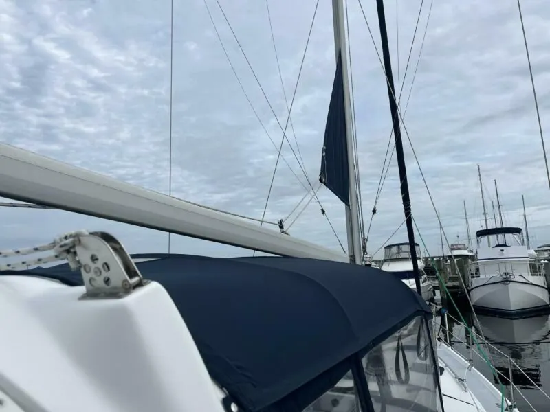 Slide: The Image of 1999 Hunter 450 Passage - 5190585