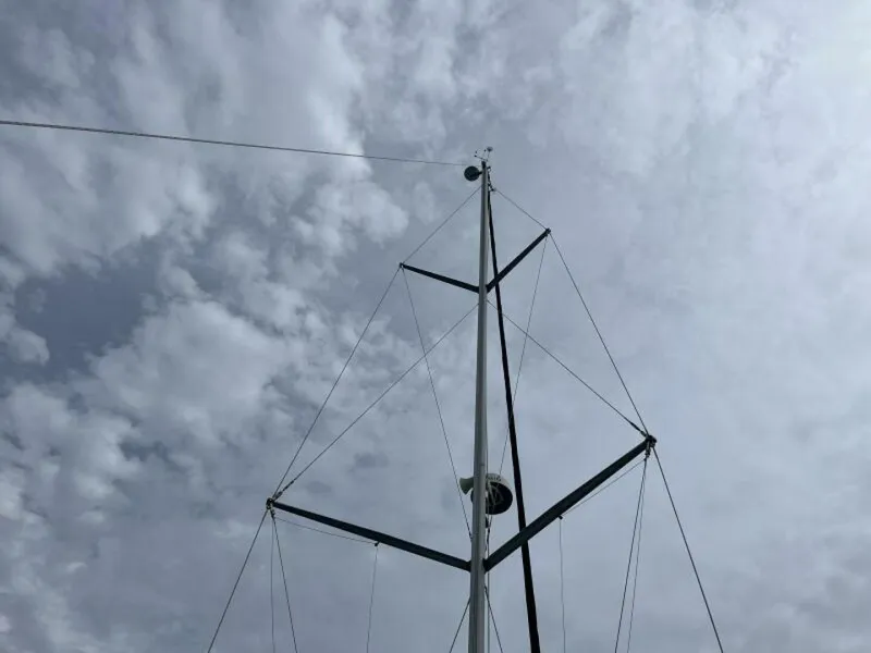 Slide: The Image of 1999 Hunter 450 Passage - 5190586