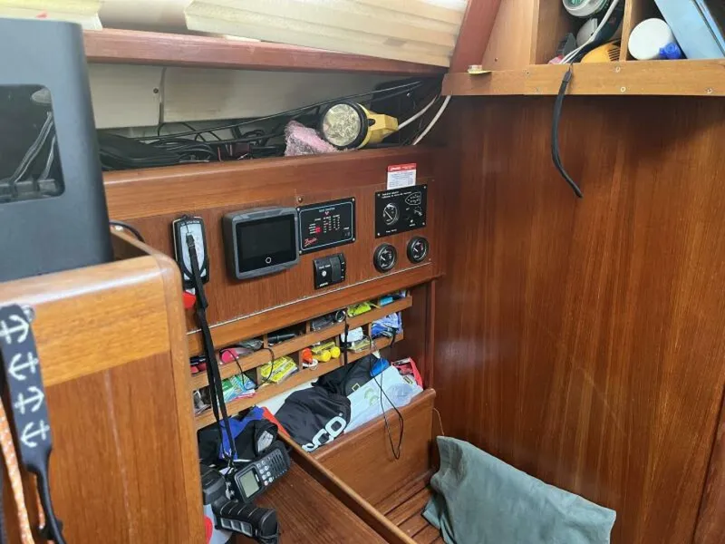 Slide: The Image of 1999 Hunter 450 Passage - 5190590