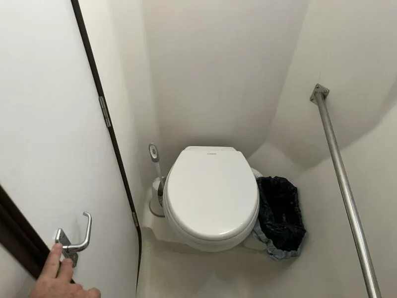 Slide: The Image of 1999 Hunter 450 Passage - 5190595