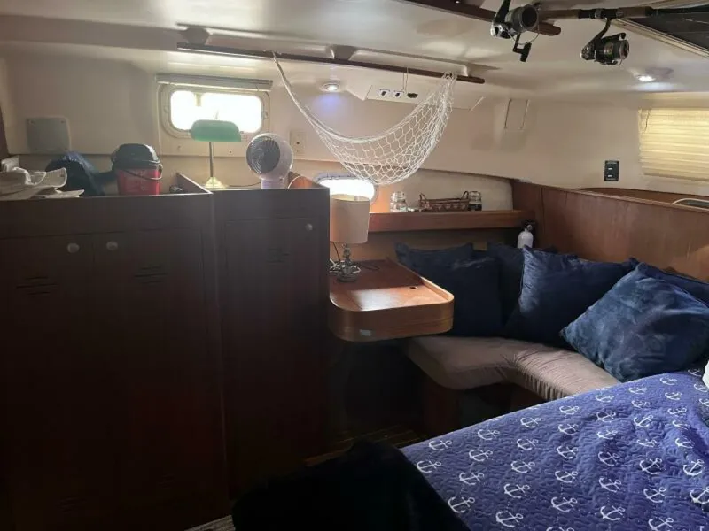 Slide: The Image of 1999 Hunter 450 Passage - 5190600