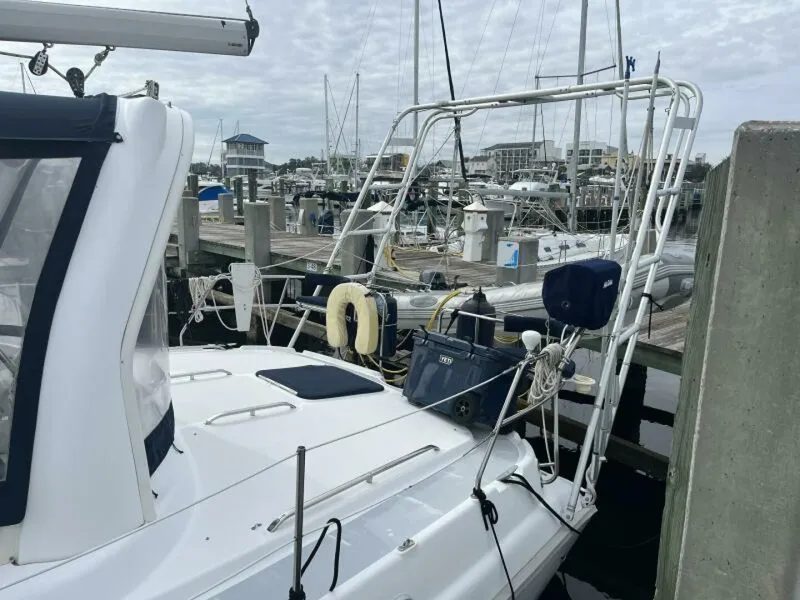 Slide: The Image of 1999 Hunter 450 Passage - 5190574