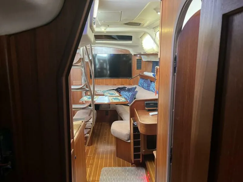 Slide: The Image of 1999 Hunter 450 Passage - 5190603