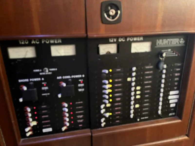 Slide: The Image of 1999 Hunter 450 Passage - 5190604