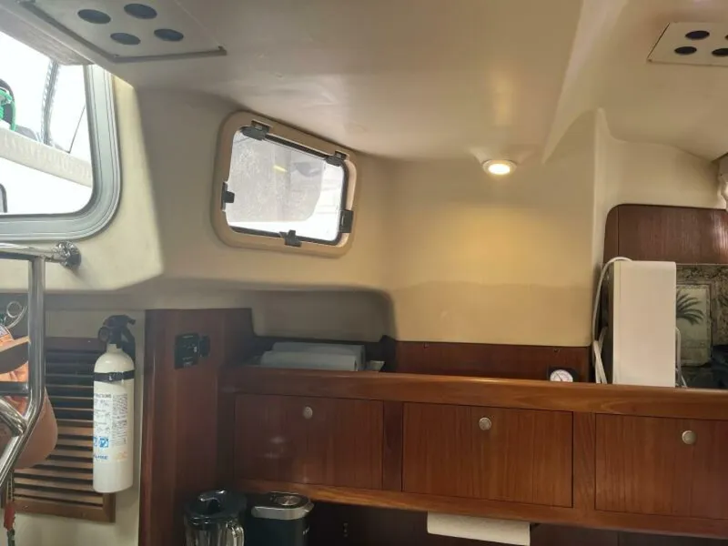 Slide: The Image of 1999 Hunter 450 Passage - 5190605