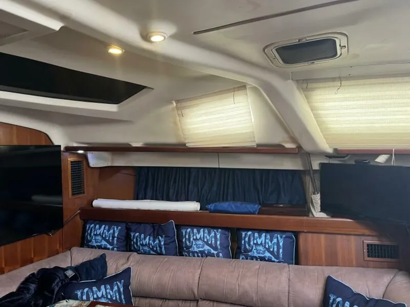 Slide: The Image of 1999 Hunter 450 Passage - 5190606