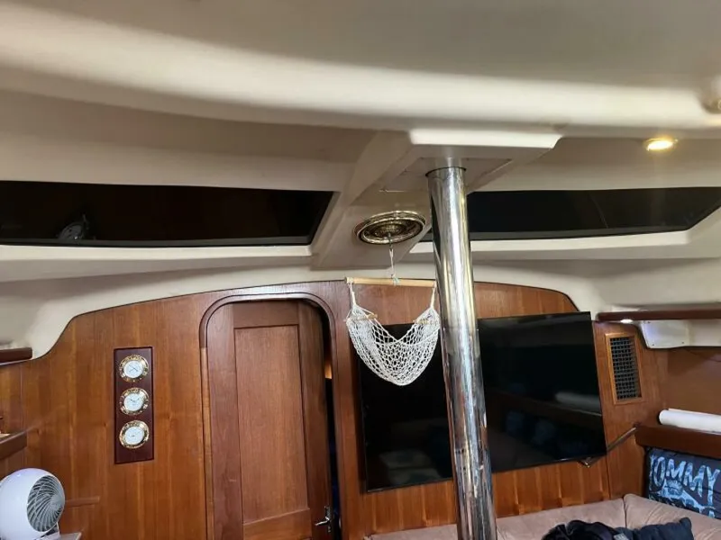 Slide: The Image of 1999 Hunter 450 Passage - 5190607