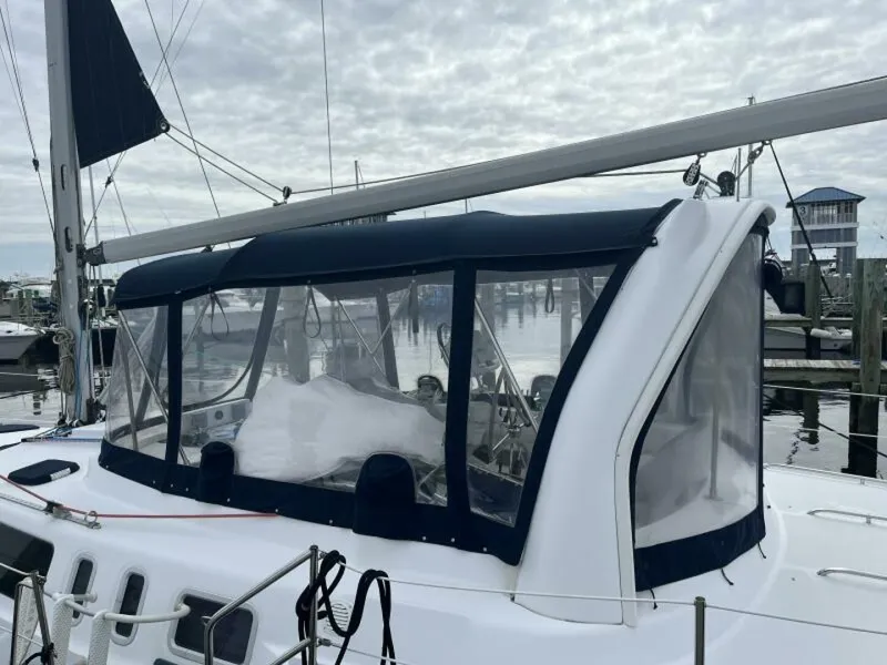 Slide: The Image of 1999 Hunter 450 Passage - 5190575