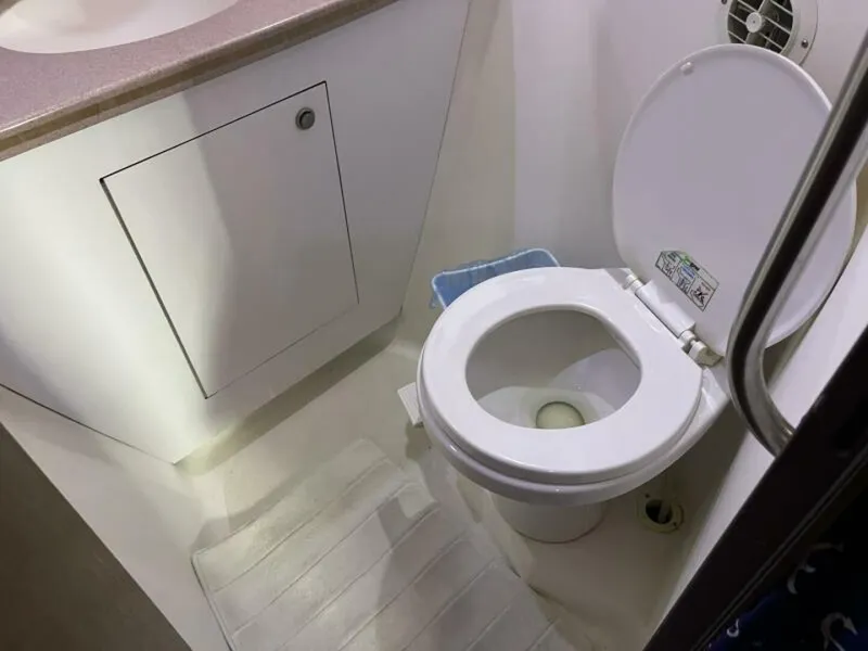 Slide: The Image of 1999 Hunter 450 Passage - 5190614