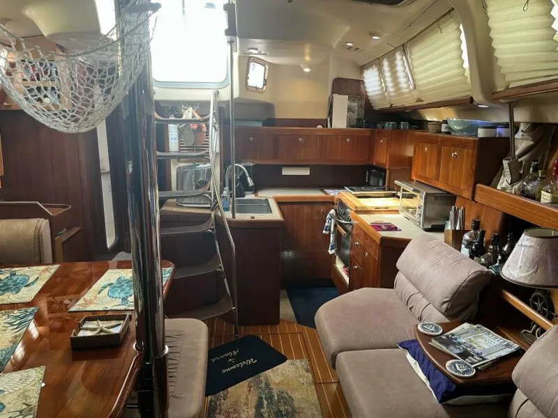 Slide: The Image of 1999 Hunter 450 Passage - 5190618