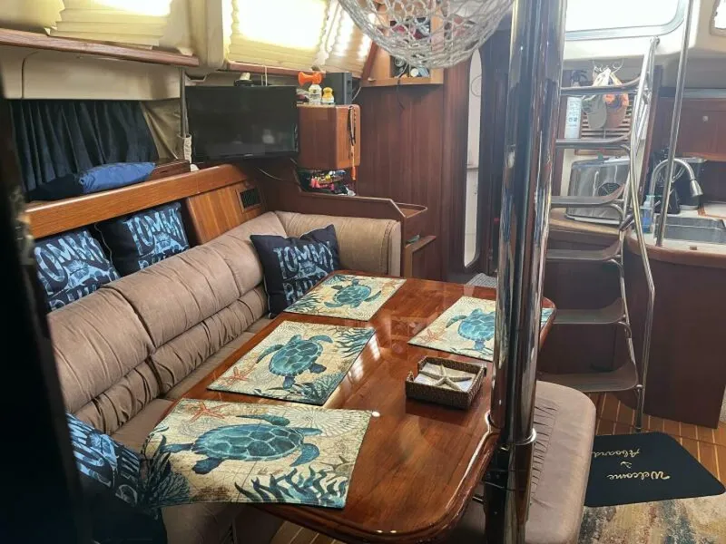 Slide: The Image of 1999 Hunter 450 Passage - 5190619