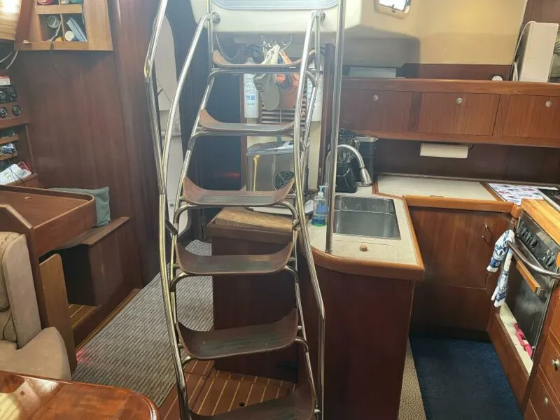 Slide: The Image of 1999 Hunter 450 Passage - 5190620