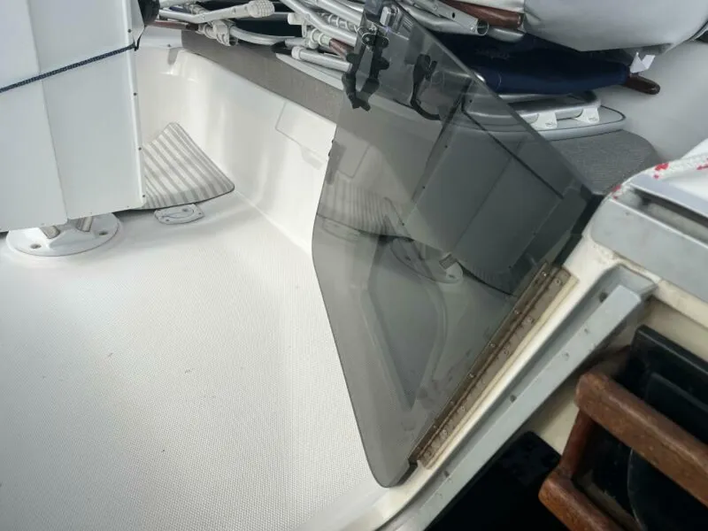 Slide: The Image of 1999 Hunter 450 Passage - 5190622