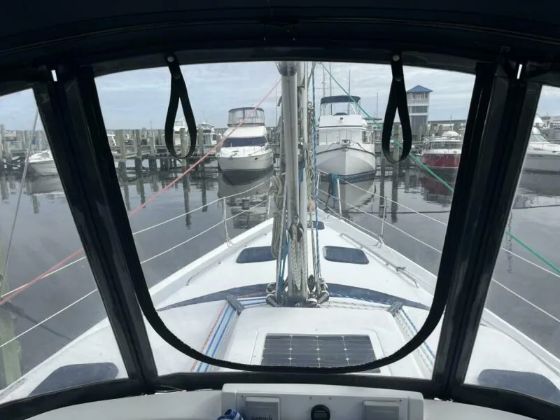 Slide: The Image of 1999 Hunter 450 Passage - 5190624