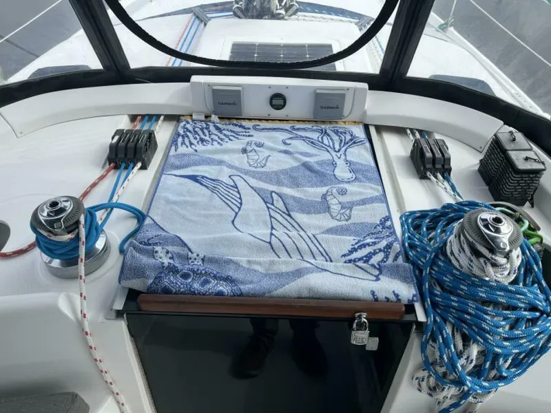 Slide: The Image of 1999 Hunter 450 Passage - 5190625