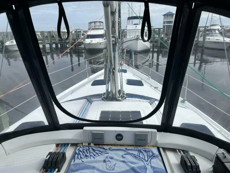 Slide: The Image of 1999 Hunter 450 Passage - 5190626